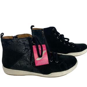 Comfortiva Women's Suede Lupine Black Patchwork Urban Chic High Top NEW Size 8.5
